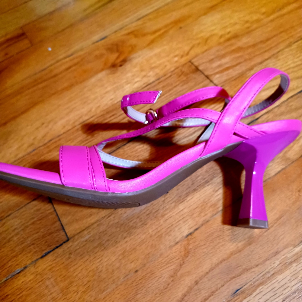Elegant Pink Strappy 3 In Heels Saaure Toe, Rubber Outer Sole Women's 7 - Picture 7 of 7